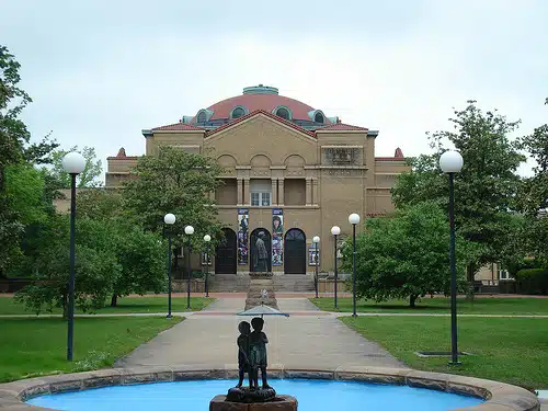 6 Reasons Why College Students Think You Should Invest